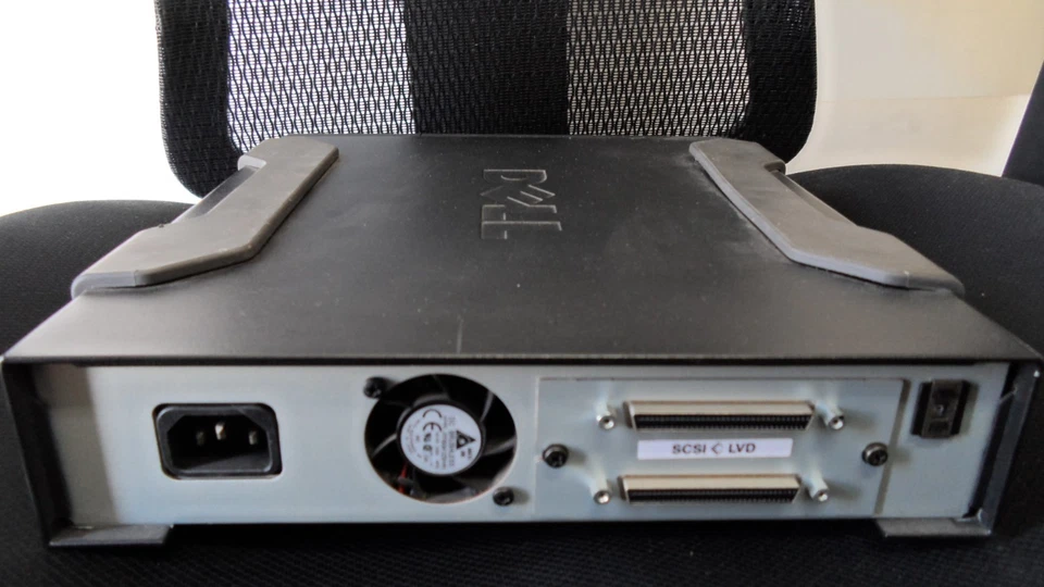 DELL LTO3 Ultrium3 SCSI HH 45E3731 0U306F U306F 45E1037 External Tape Drive - Image 2 of 3