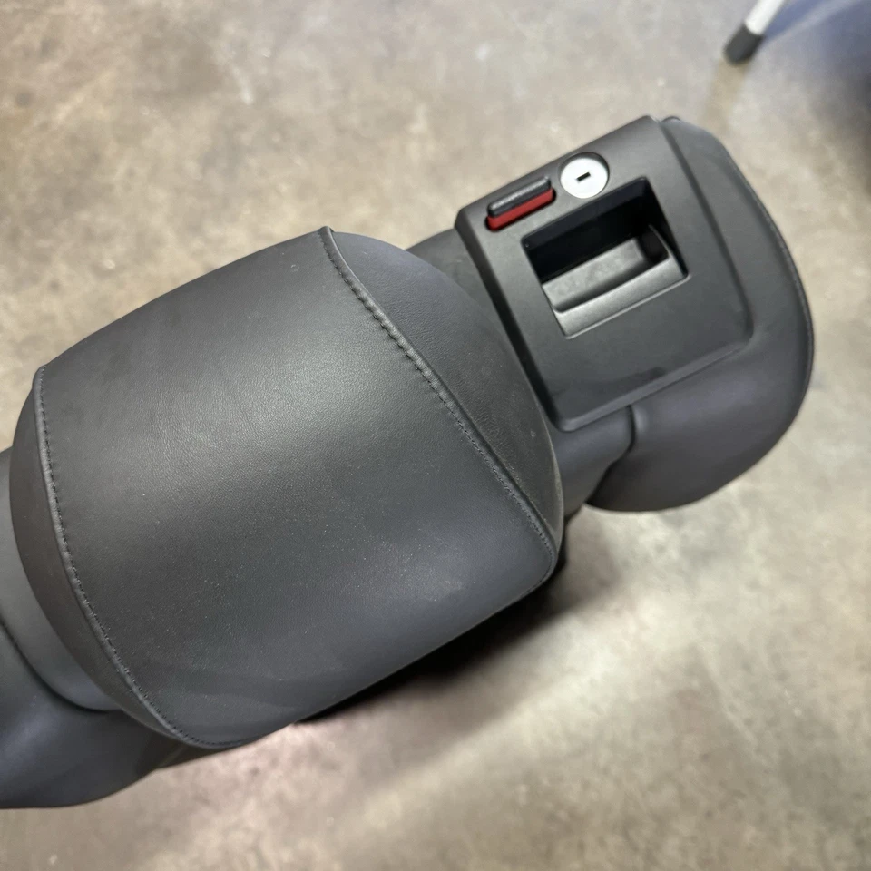 Cadillac CTS-V 2016-19 sedán Alcantara cuero respaldo trasero derecho térmico/ventilado Foto 4 de 4