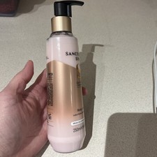 Sanctuary Spa Lily And Rose Body Lotion 250 ml brand new 