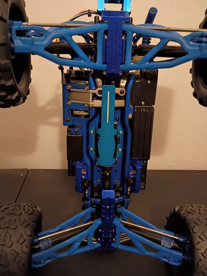 (Rebuilt) Traxxas Revo 3.3 - Image 4 of 4