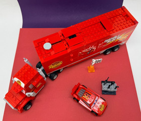 2011 ☆ Lego ☆ Disney : Cars 2 - Macks Team Truck Set #8486