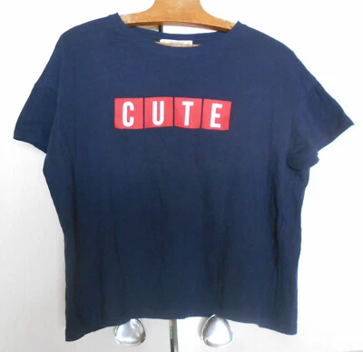 t-shirt femme taille S, marque Pull&Bear, bleu marine, Cute écrit en blanc rouge - Photo 1/4