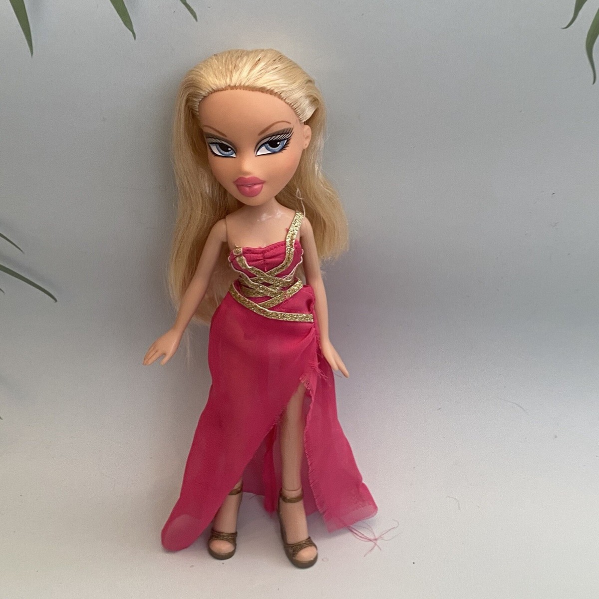 Bratz Doll The Fashion Show Swimwear Cloe OG Outfit