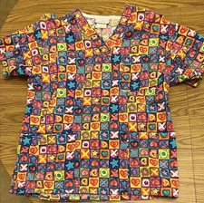 Multi-colored Peaches Scrub Top w/X, O, stars, hearts, XS, used-excellent cond