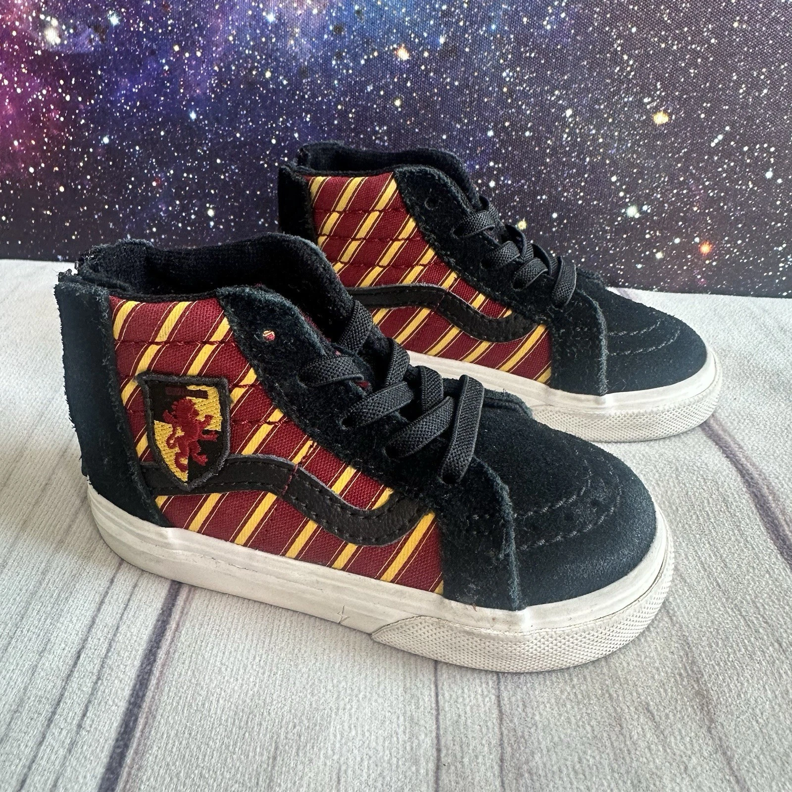 Scarpe da skate Vans SK8 Hi Zip Harry Potter Grifondoro bambino taglia 6 sneakers