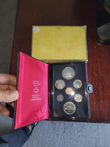 1976 CANADIAN MINT DOUBLE DOLLAR 7-COIN SET with Silver Dollar
