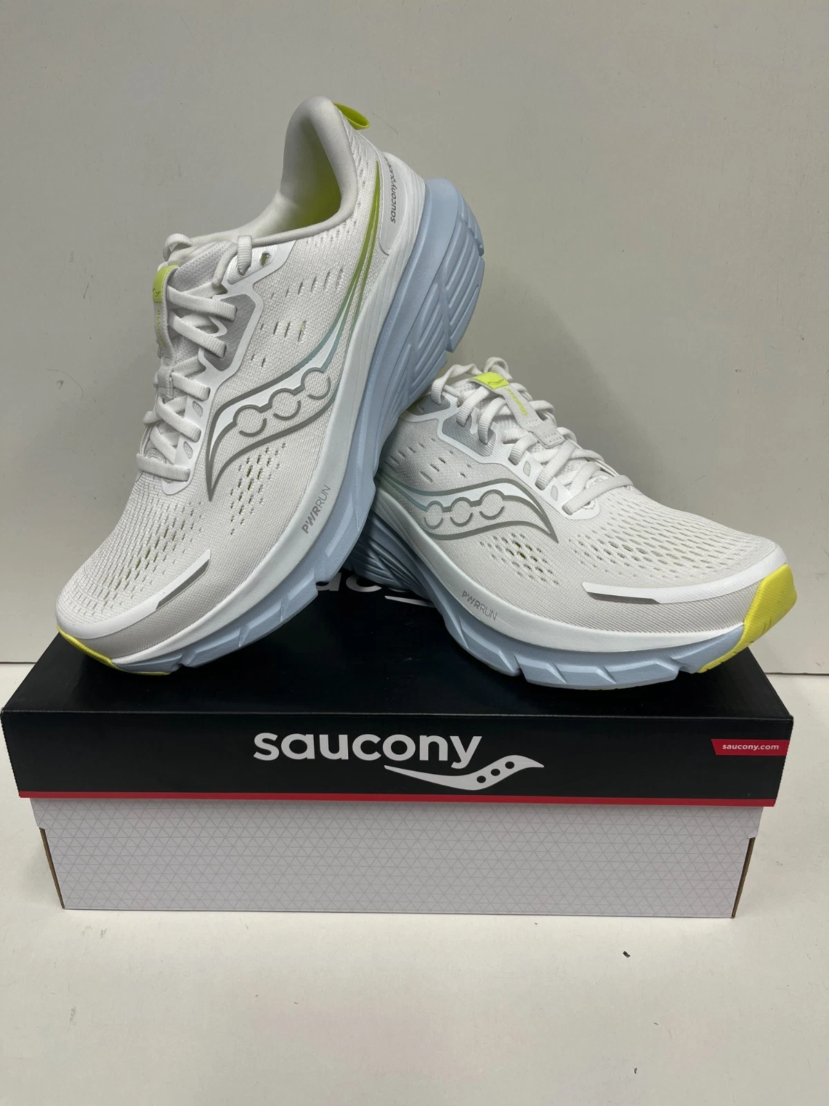 Saucony Guide 18 -- Women's Running Shoes -- NEW