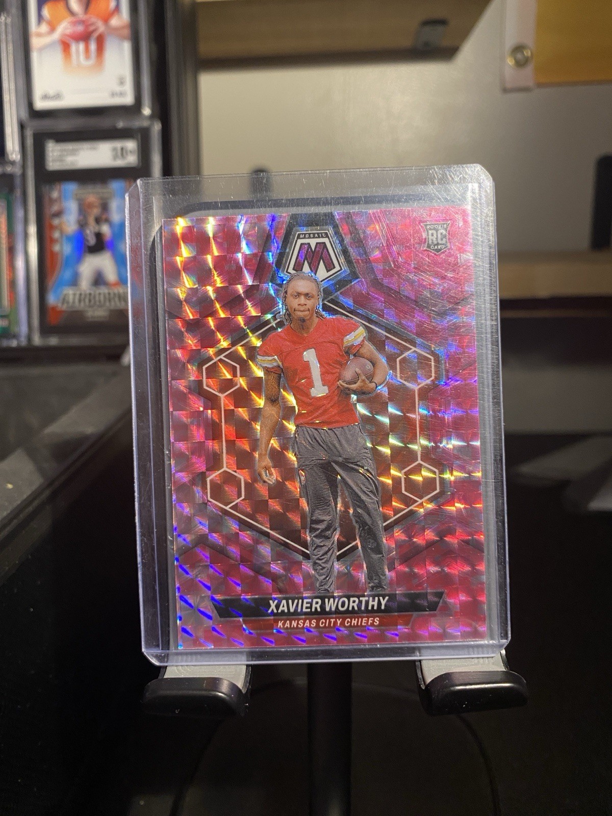 2024 Panini Mosaic - Rookies Xavier Worthy #328 Camo Pink Mosaic Prizm (RC)