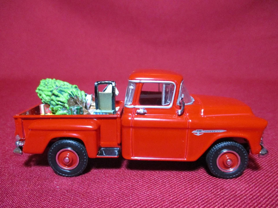 1:43 1955 Chevy 3100 Christmas Pickup Truck Matchbox Models of Yesteryear MIB - Image 4 of 4