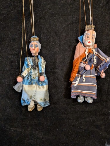 Pair of Vintage Czech Marionettes King and Queen - Picture 2 of 15