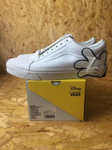vans old skool disney mickey mouse hand