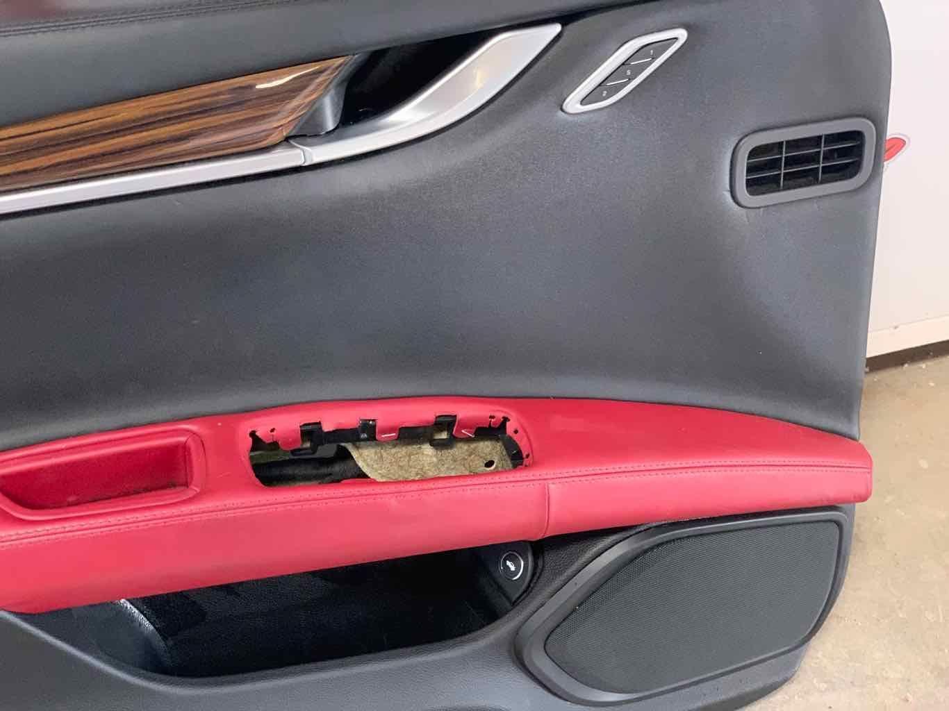 15 MASERATI GHIBLI Front Door Trim Panel Left