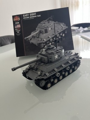Brickmania Easy Eight M4A3E8 Sherman Tank BKM2220