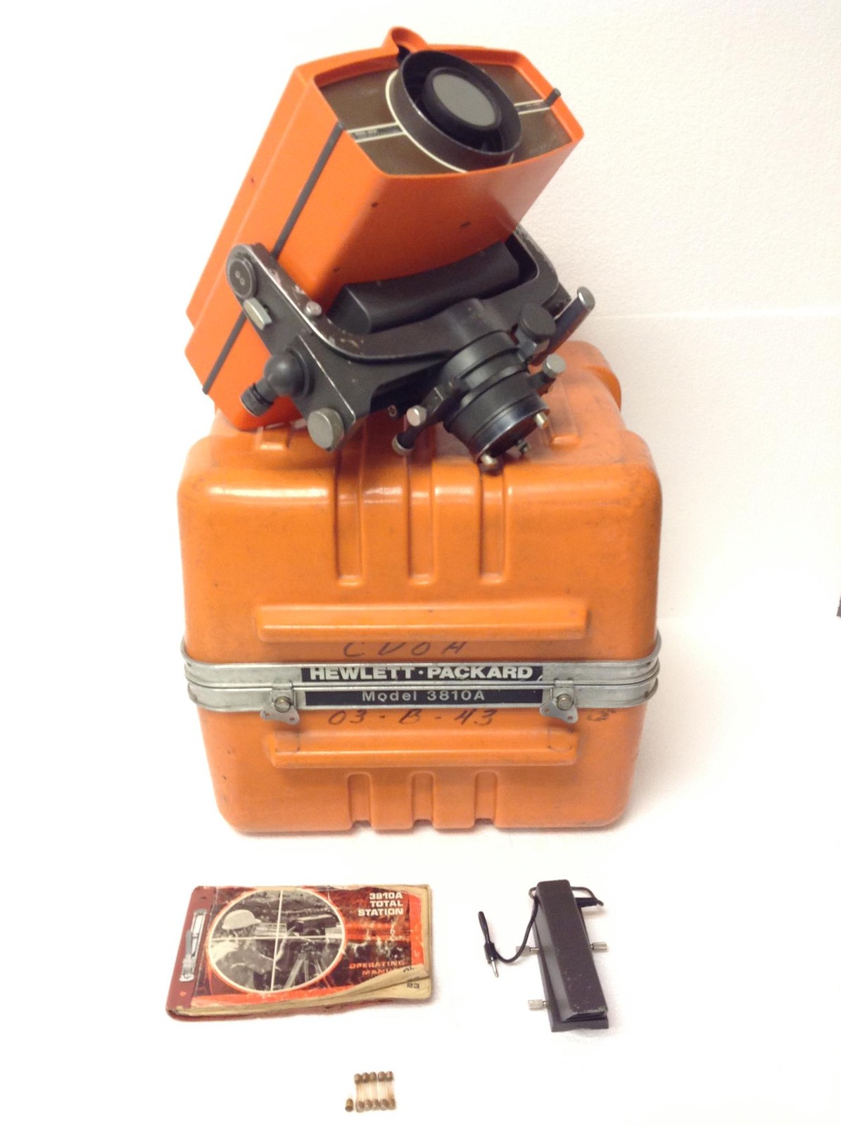 HP 3810A Total Station w/Battery, Protection Case, Line Finder 11404A, WORKING