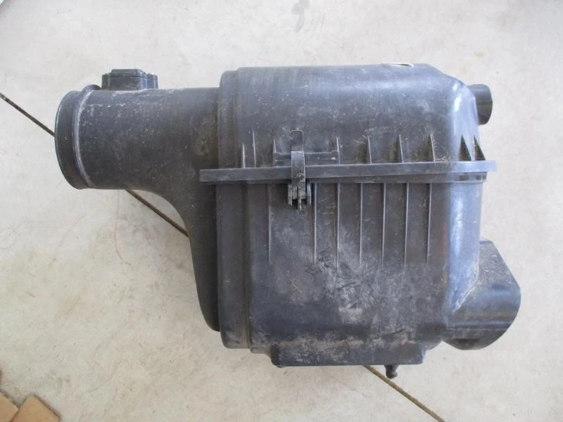 2008-2009 Ford F250, F350 Super Duty Air Cleaner Intake Box 6.4L Diesel OEM Foto 3 de 4