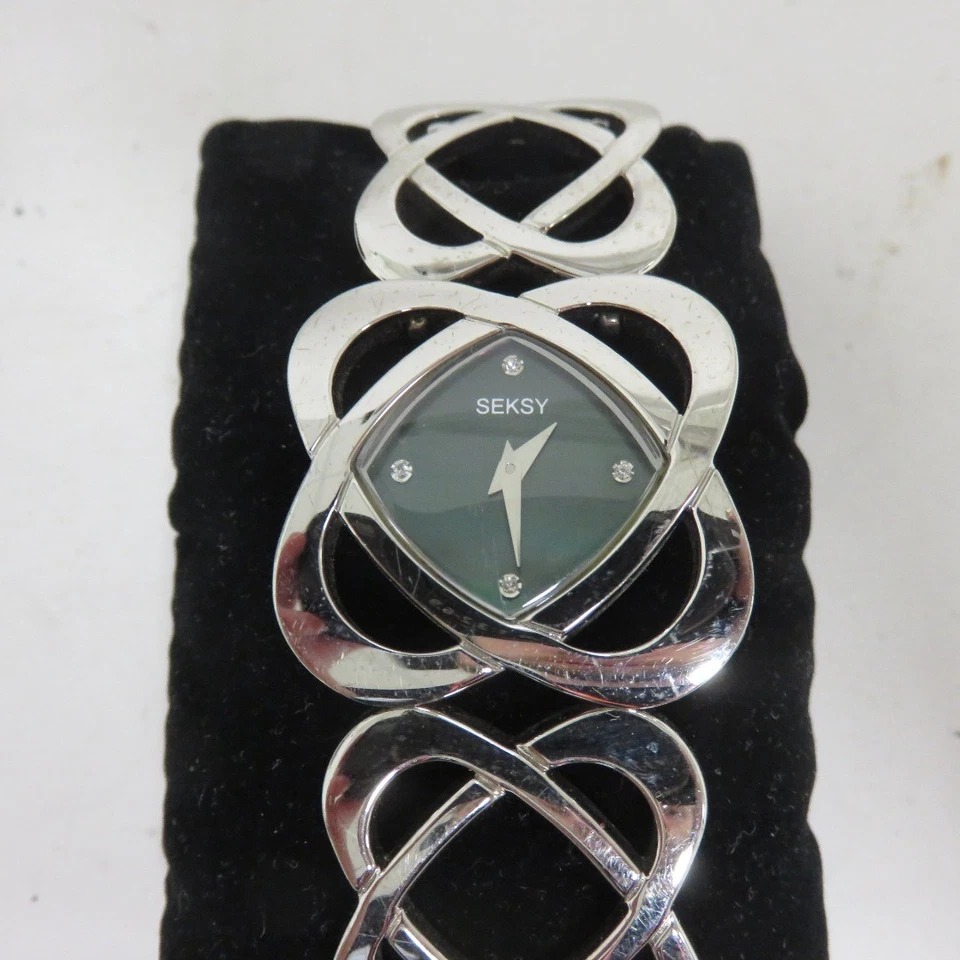 Reloj de Diseñador de Cuarzo Seksy Plateado para Damas con Estuche Negro y Rosa Preciado Foto 2 de 4