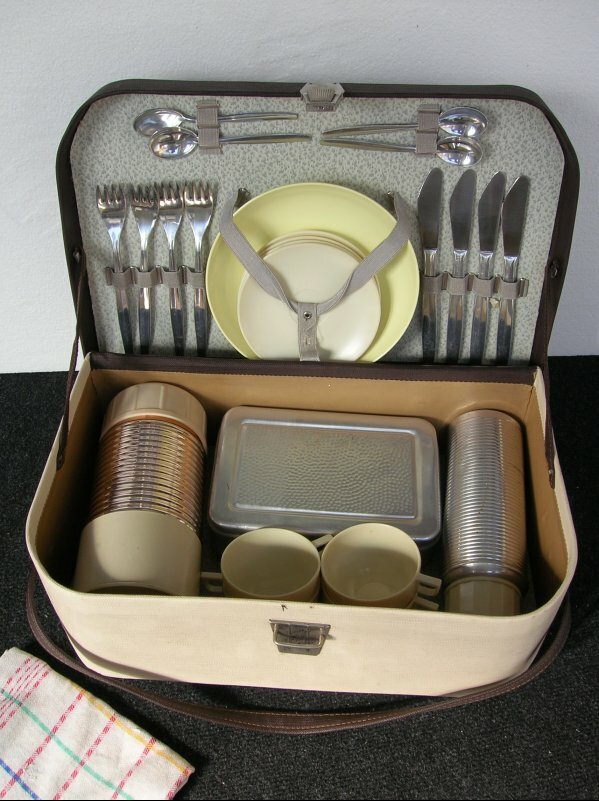 VINTAGE CAR PICNIC BASKET PICKNICK PORSCHE 356 911 VW MERCEDES CLASSIC