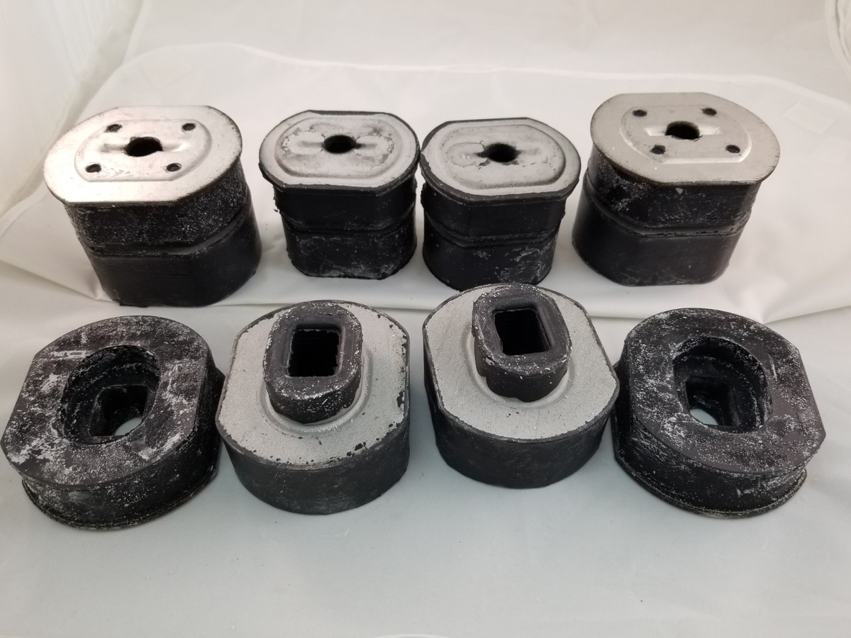Hummer H1 Humvee BODY Mount COMPLETE SET 12339244-3 5569270 