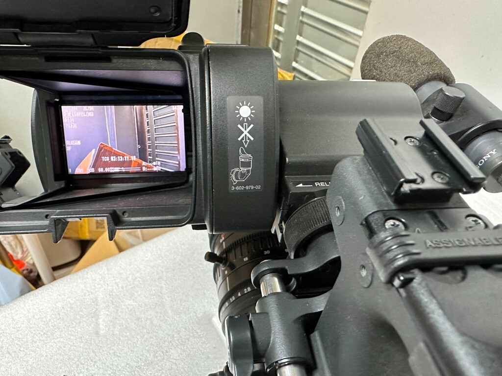 Sony PMW-350 XDCAM HD 2/3 Sony PMW-350 XDCAM HD 2/3