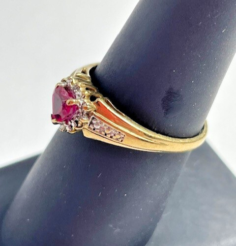 Solid 10k Yellow Gold and Heart Shaped Ruby Ring … - image 3