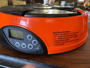 QPets automatic dog feeder