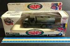 SOLIDO - THE FAMOUS BATTLES WW#2 U.S.A. HALF TRACK #6216 NEW IN BOX JB 82224
