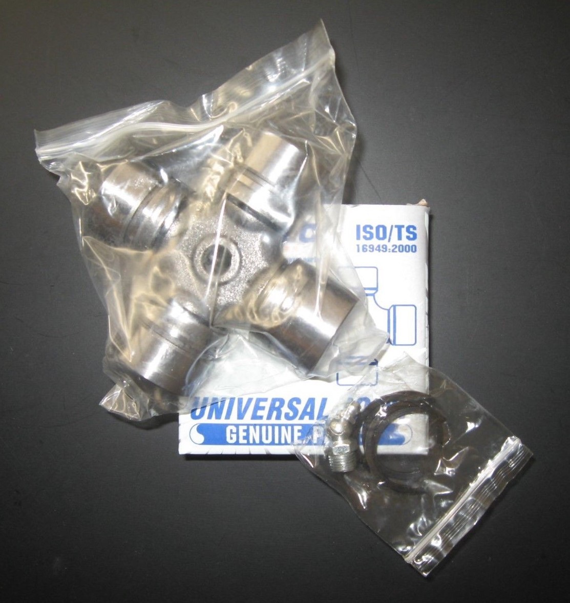 UNIVERSAL JOINT fits Kia Sorento 4WD Rear Shaft 03-06 U JOINT