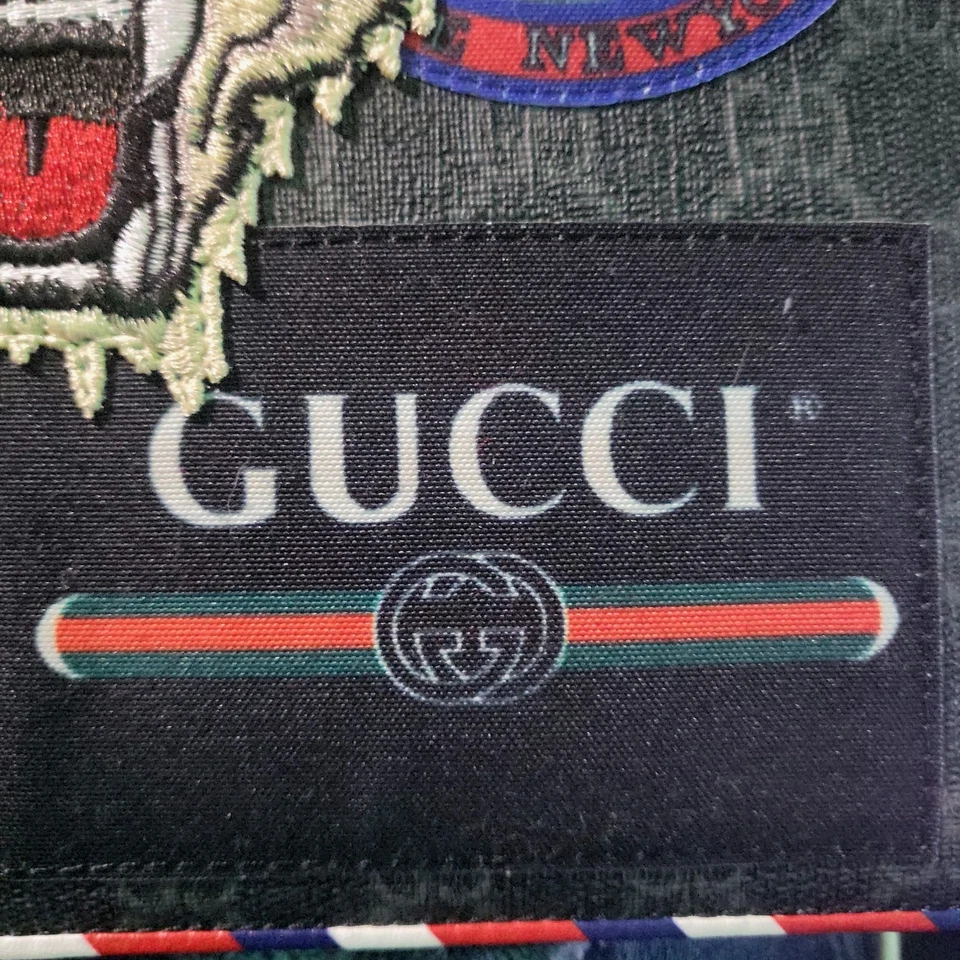 Bolsa de couro Gucci 496346 GG Supreme Night Courier + alça de pulso - Imagem 2 de 4