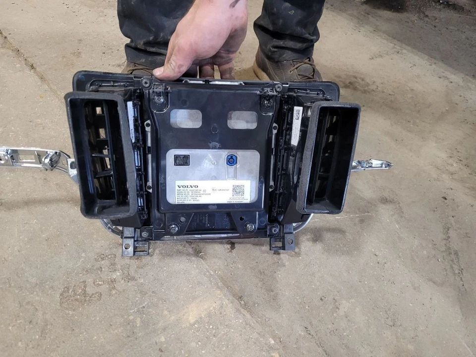 Info-GPS-TV Screen 9" Display Center Dash Mounted Fits 19-20 VOLVO S60 2007049 - Imagem 4 de 4