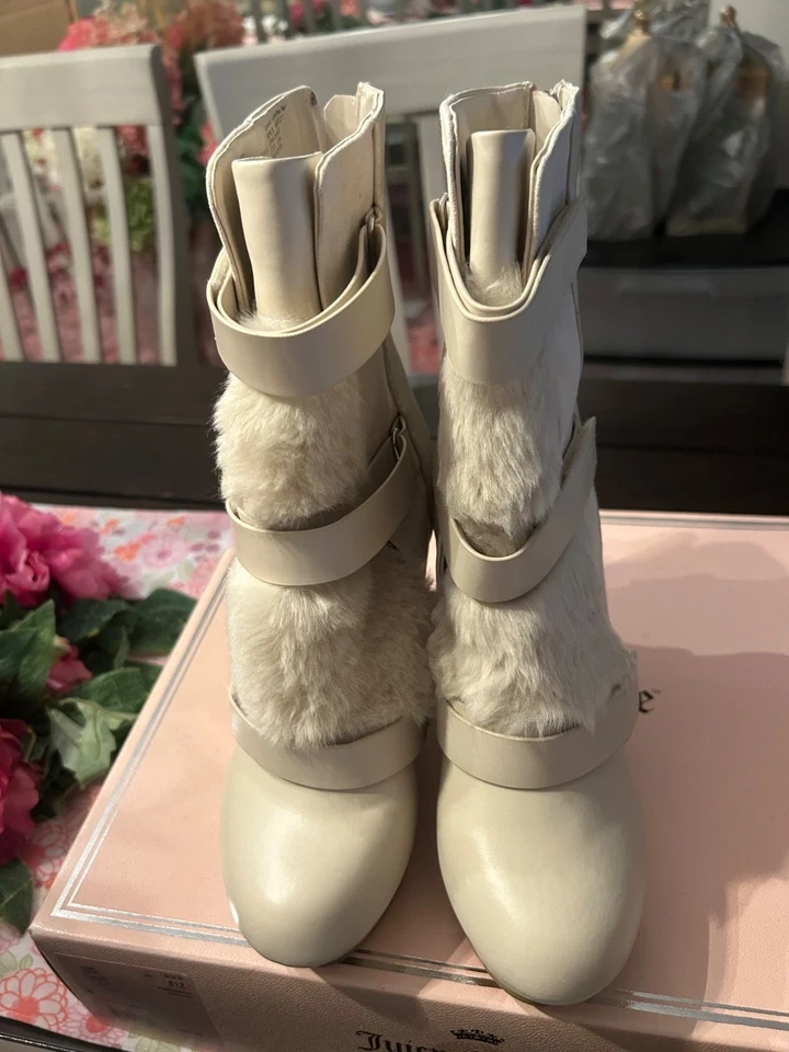 JUICY COUTURE OFF WHITE SZ 8 FAUX FUR WEDGE BOOTS W BACK ZIPPER - Image 4 of 4