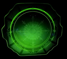 VINTAGE ANCHOR HOCKING URANIUM GLASS "PRINCESS" CAKE DISH 11.5" WIDE 1931-35