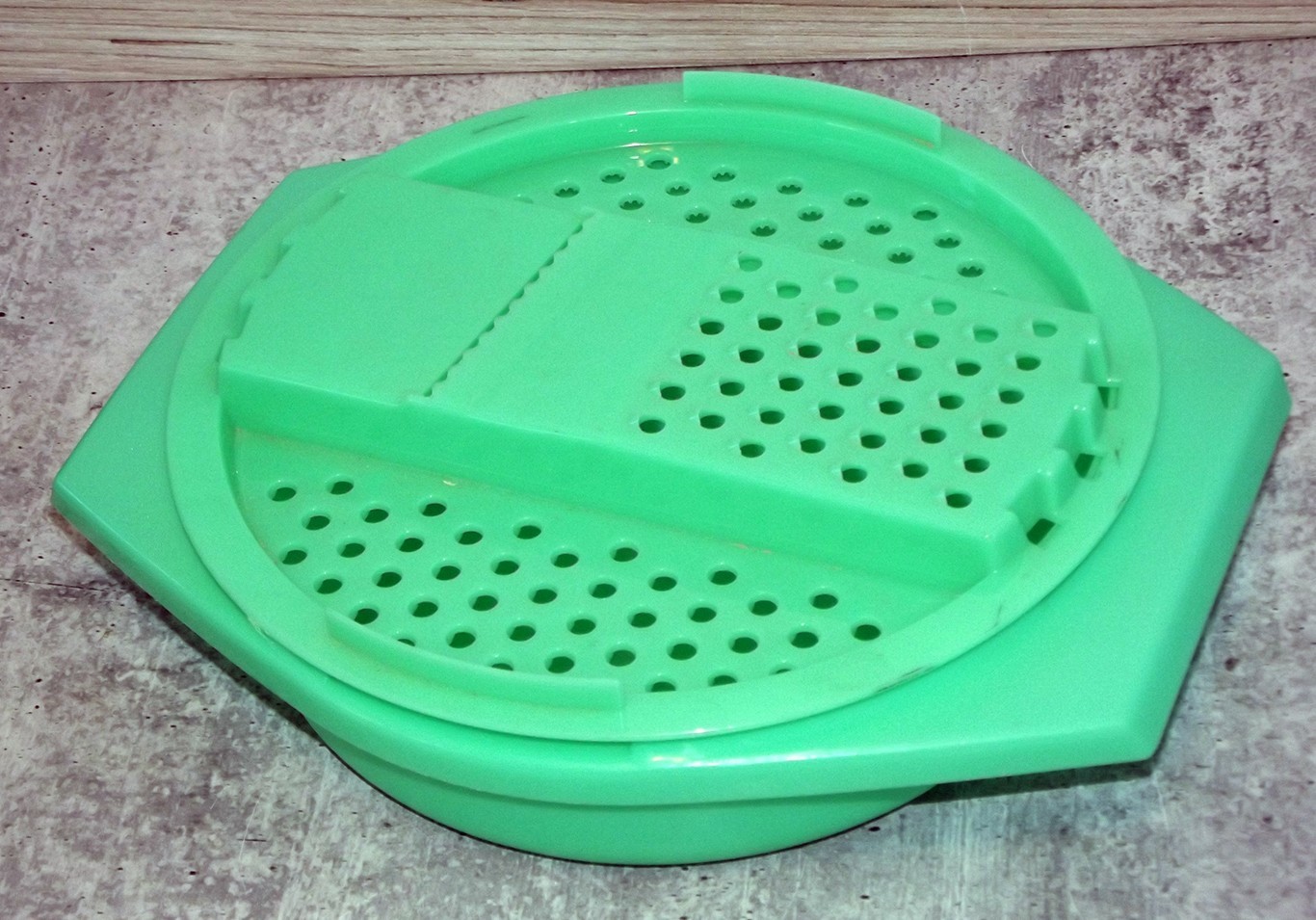 Vintage Tupperware Cheese Grater Slicer and Bowl 787-3 786-4 Jadeite ...