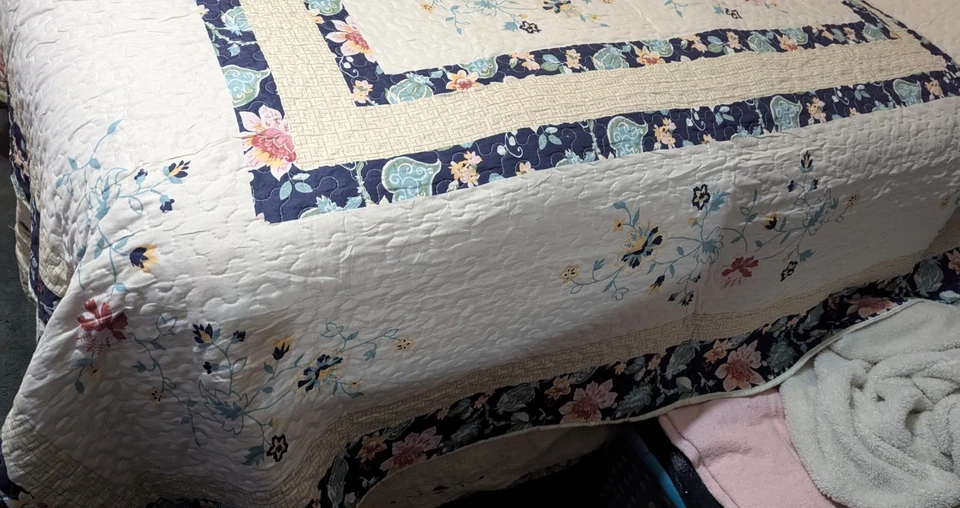 Collections Etc. "Felicity" Quilt Coverlet Multi Color Floral Winston Brands Inc - Image 3 of 4