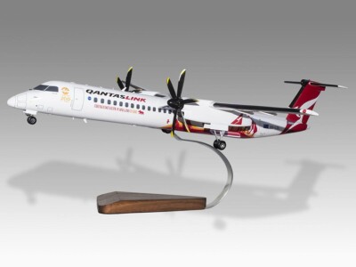 Bombardier Dash-8-Q400 QantasLink Taronga Zoo Wood Airplane Model Small 1/100