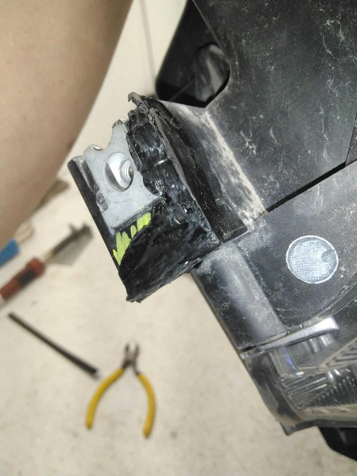 Used Right Headlight Assembly fits: 2015 Infiniti Q50 LED w/o adaptive headlamps Foto 4 de 4