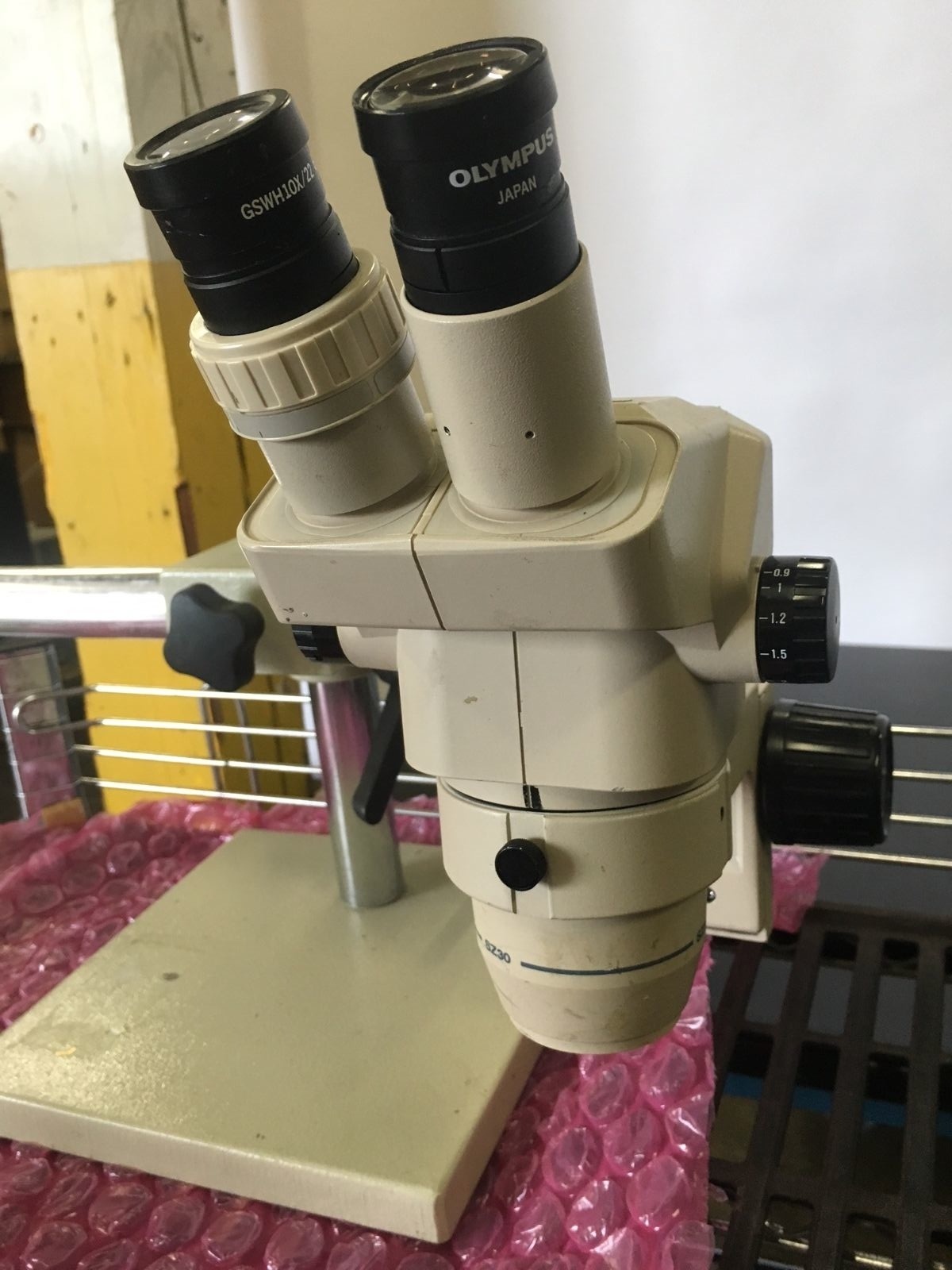Olympus SZ30 Stereo Zoom Microscope, SZSTB1 EArm on Boom Stand & 2