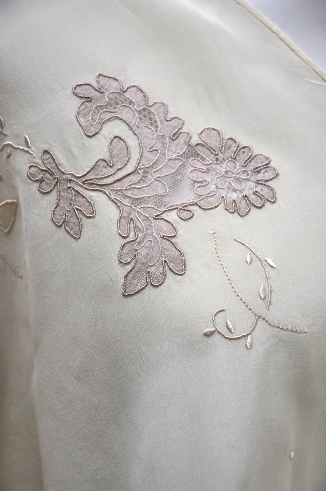 Antique VTG 1920s Soft Butter Yellow Silk & Lace Capelet Shirt Bed Jacket XS-L - Image 3 of 4