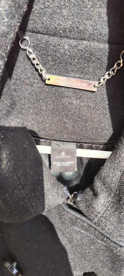 Jaqueta preta branca - Imagem 3 de 3