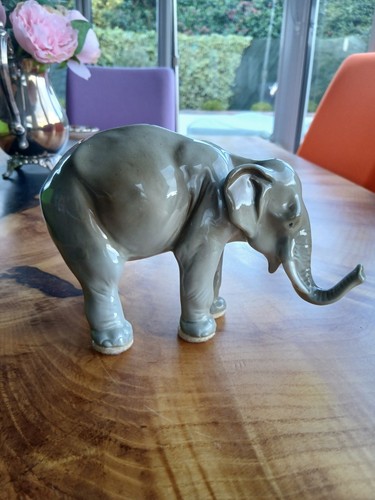 BABY ELEPHANT FROM 1950'S GREY GLOSS PERFECT
