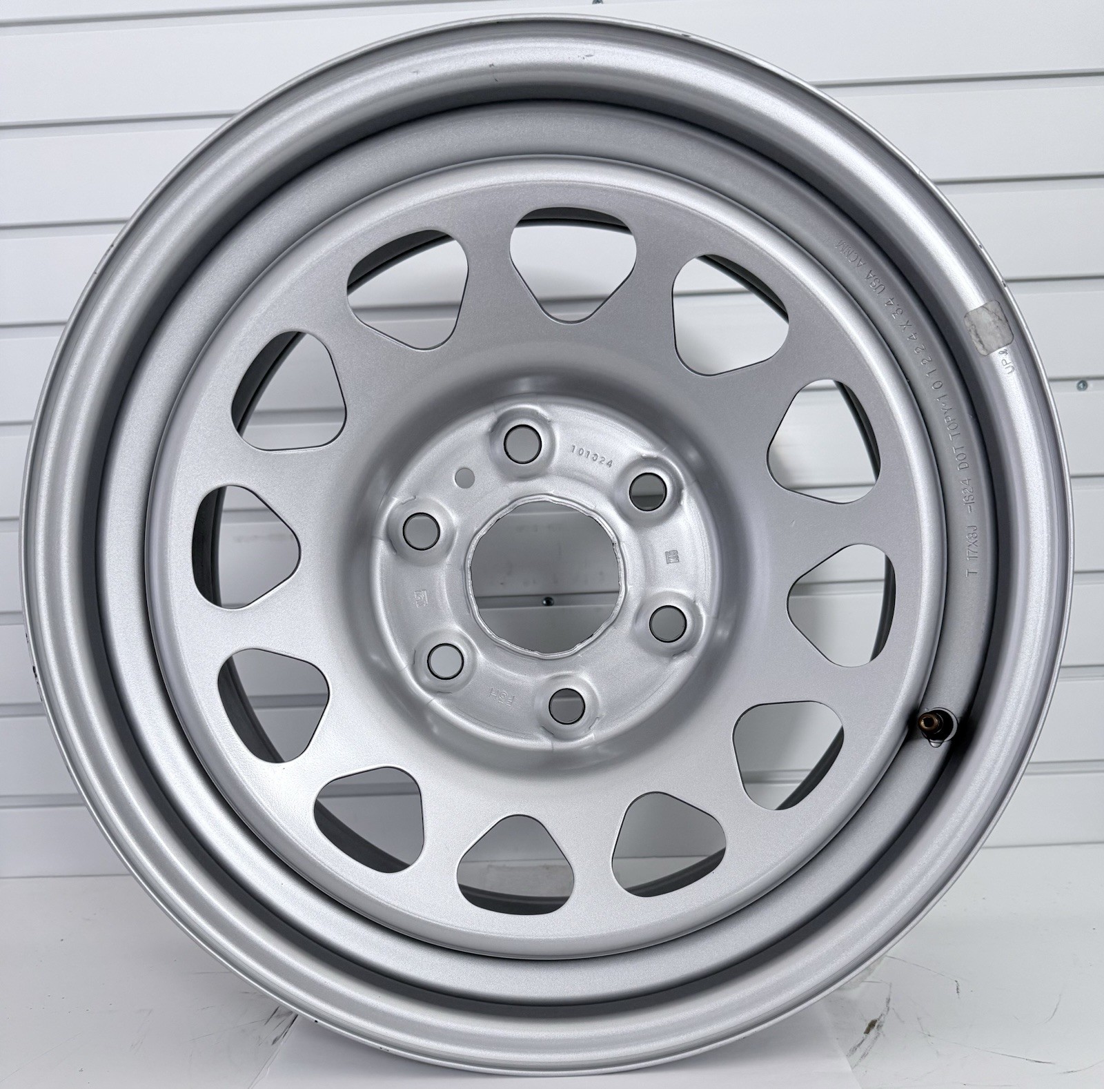 CHEVY COLORADO 2023-2026 FACTORY OEM 17" SILVER STEEL WHEEL RIM 86508933 8130