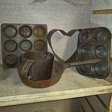 National Vintage 9-Cup Muffin Pan Brown Non-Stick Metal Bakeware