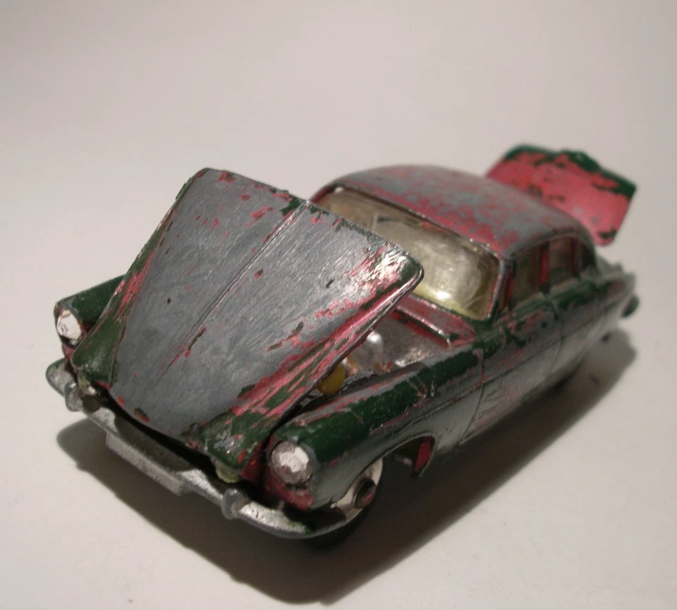 JAGUAR Mk10 Saloon CORGI TOYS Mark X modellino del 1962 vintage - Immagine 4 di 4
