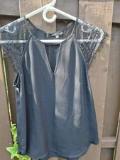 Dynamite Women's Black Short Sleeve V-neck Lace Blouse Top Size S EUC