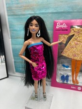 Barbie corps articulé + tenue Fashion Collection OOAK