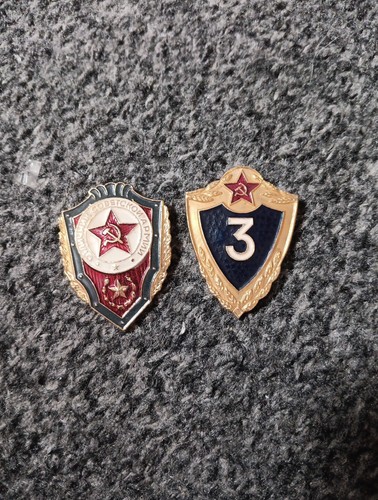2 USSR Era Military Badge ''Excellence in Battle Training” Excellent - Picture 2 of 6