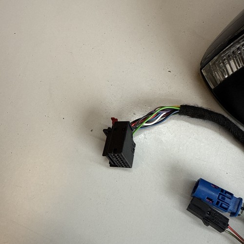 2018 VW PASSAT B8 DRIVERS SIDE DOOR MIRROR IN BLUE LH5X W 360 CAMERA POWER FOLD - Picture 10 of 19