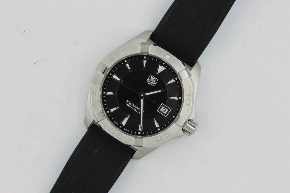 Reloj de cuarzo Tag Heuer WAY1110 para hombre serie Aquaracer correa de goma negra 300M Foto 2 de 4