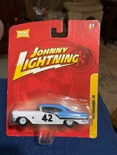 Johnny Lightning 1957 Oldsmobile 88 Stock Car 42 Lee Petty Bluewhite 164 Nip