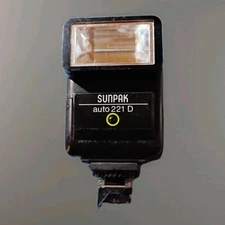 Sunpak Flash Unit Dedicated For Konica Cameras Model Auto 221D (takes 4 AA Batte