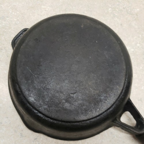 Rare Vintage #3 Wood Handle Cast Iron Skillet, 6 inch pan, 15 inch long - Picture 7 of 11
